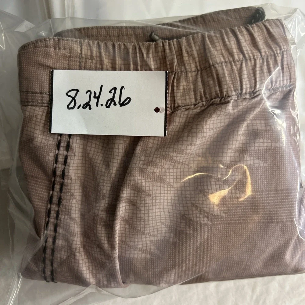 Tommy Bahama Relax Boardshorts Mens XL Pinkish-Brown Tropical Palm Leaf Print